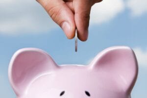 Responsável pelo orçamento da empresa? Conheça 8 maneiras para economizar