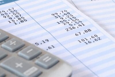 Descontos na folha de pagamento: o que pode e qual o limite