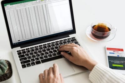 como reduzir os custos da empresa através do controle de estoque