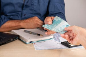 Diferença entre salário bruto e salário líquido