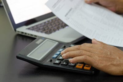 Multa FGTS: saiba como funciona e como calcular