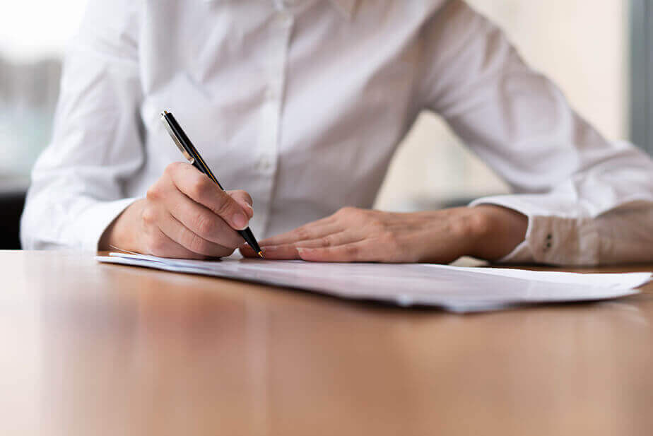 alterar-registros-da-folha-de-ponto-é-crime