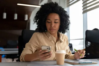 Uso de celular no trabalho