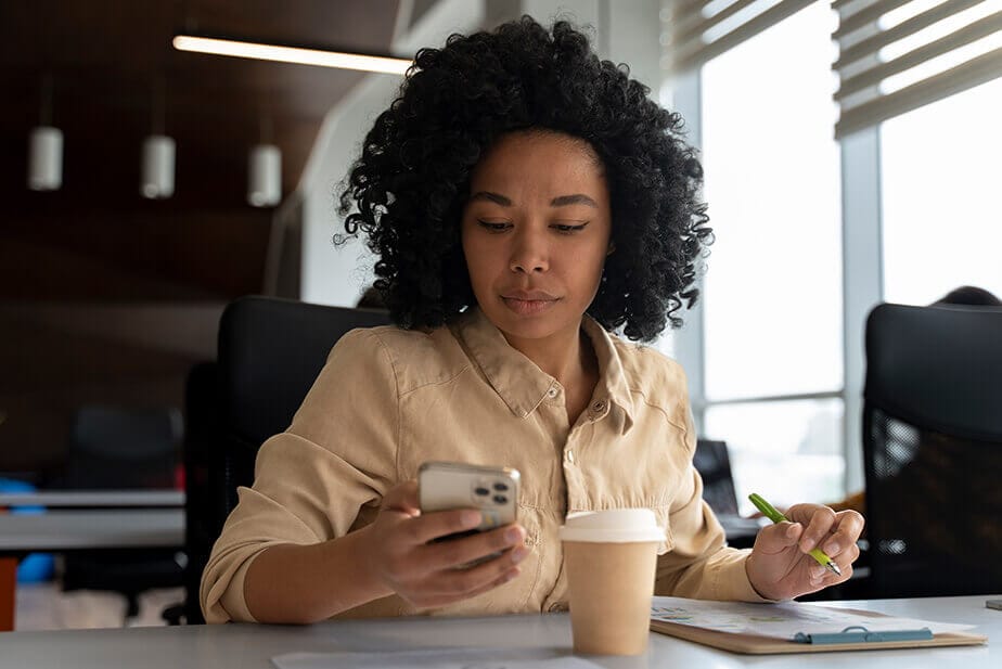 Uso de celular no trabalho