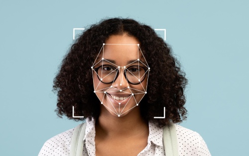 Relógio de ponto com reconhecimento facial