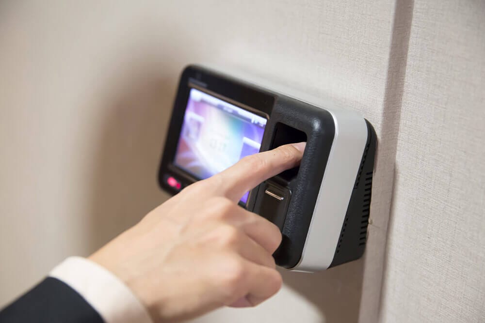 Relógios de ponto ainda valem a pena?